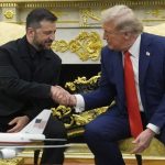 Τραμπ με τον Ζελένσκι δίπλα του: «Οι ΗΠΑ θα εμπλακούν στη μελλοντική ασφάλεια της Ουκρανίας»