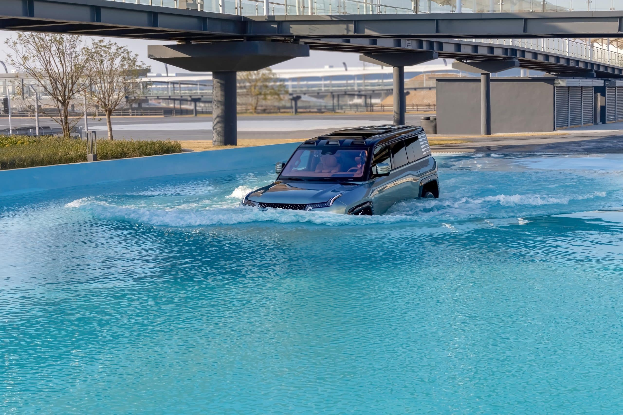 Η BYD εγκαινιάζει την πρώτη στην Κίνα πίστα παντός εδάφους για οχήματα NEV