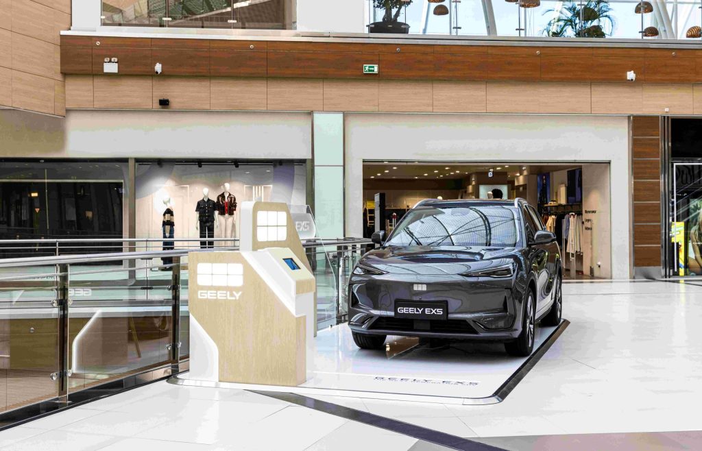 Το Geely EX5 στο The Mall Athens, με τιμή από €29.990