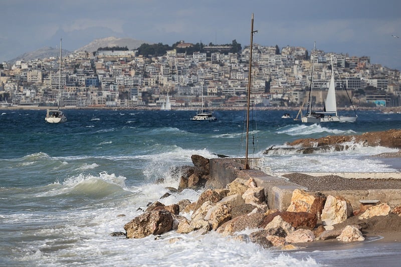 Καιρός: Βορειοδυτικοί άνεμοι με εντάσεις έως 5 μποφόρ θα πνέουν στο Αιγαίο