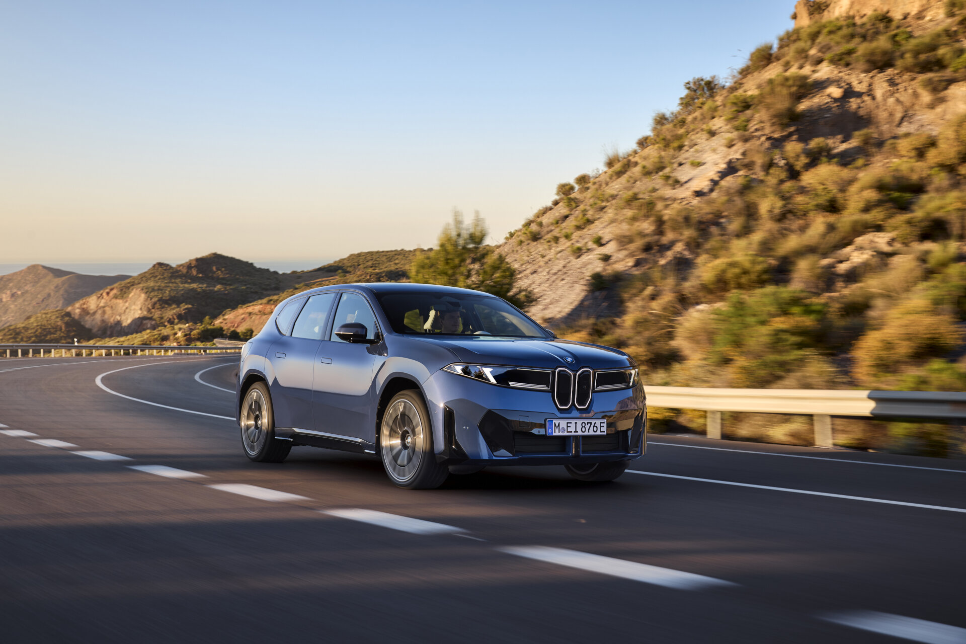 BMW iX3 2025 (8)