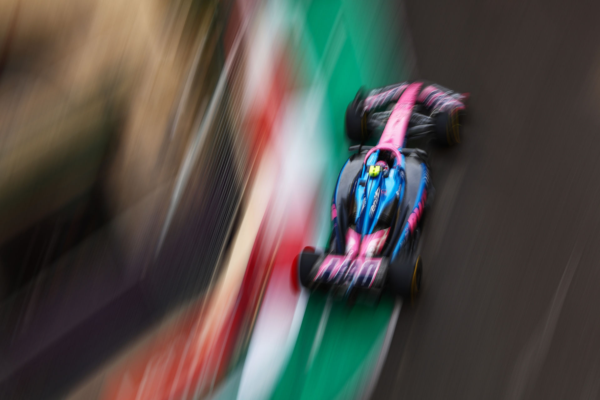 F1: Ο Colapinto λέει ότι ο Briatore τον έχει κάνει πιο δυνατό