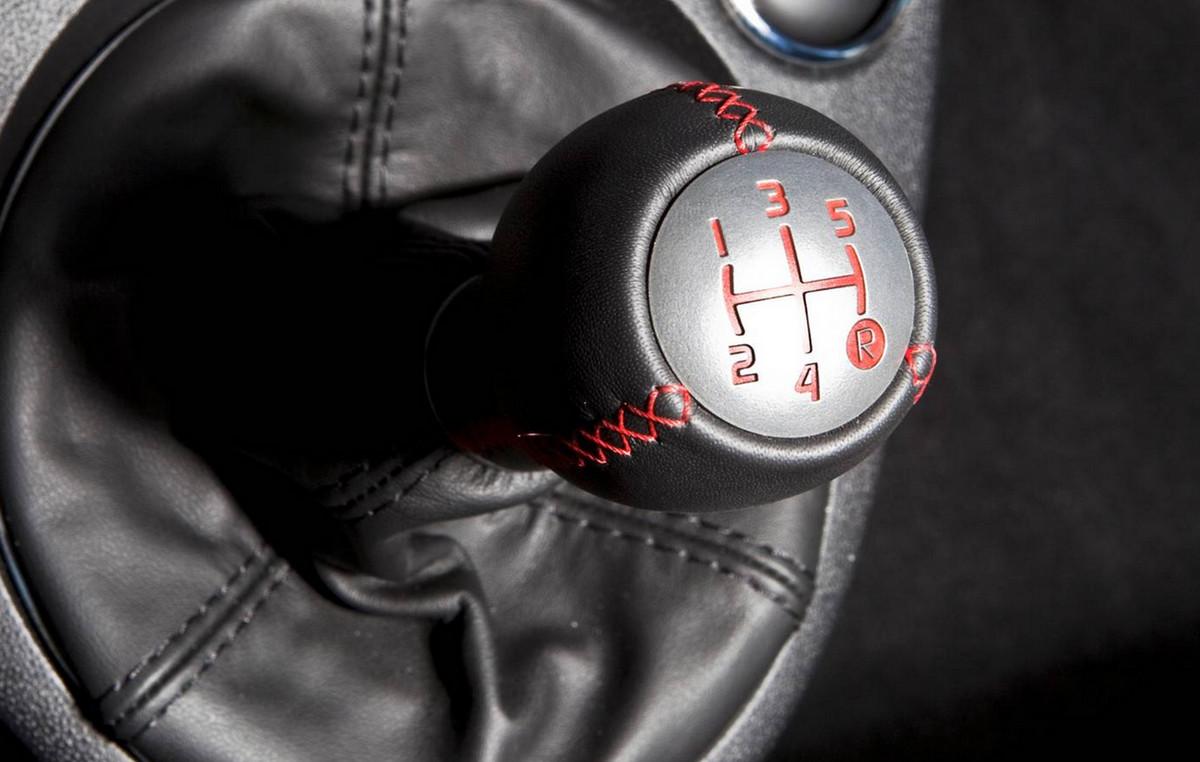 Τέλος στο αυτόματο και χειροκίνητο κιβώτιο ταχυτήτων; Η πατέντα της Stellantis που μπορεί να φέρει επανάσταση