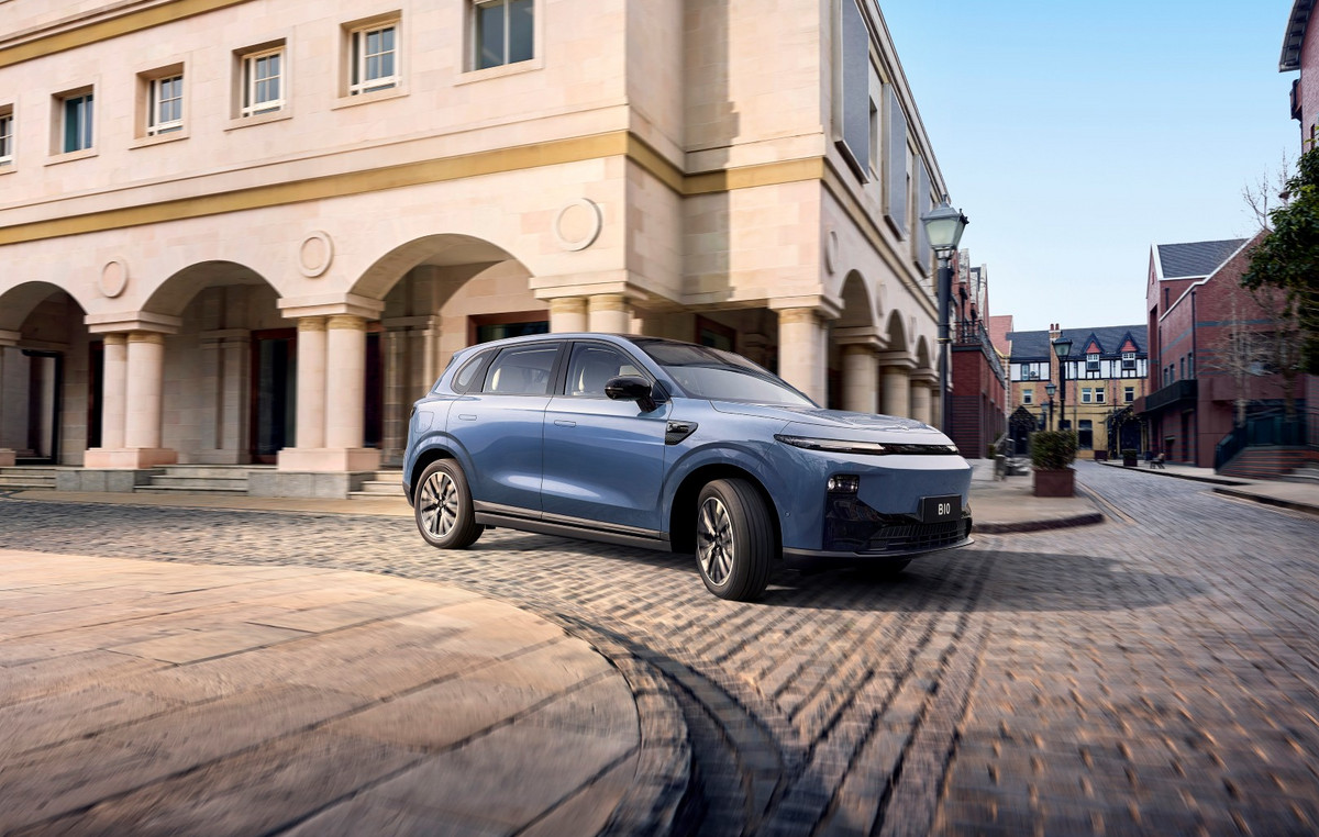 Το νέο Leapmotor B10 θέλει να ξεχωρίσει στα C-SUV