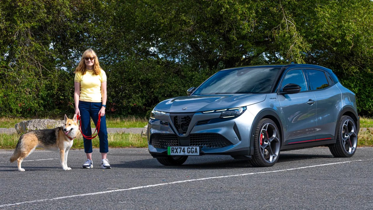 Alfa Romeo Junior Elettrica Veloce: Το σπορ ηλεκτρικό που εντυπωσιάζει και διχάζει