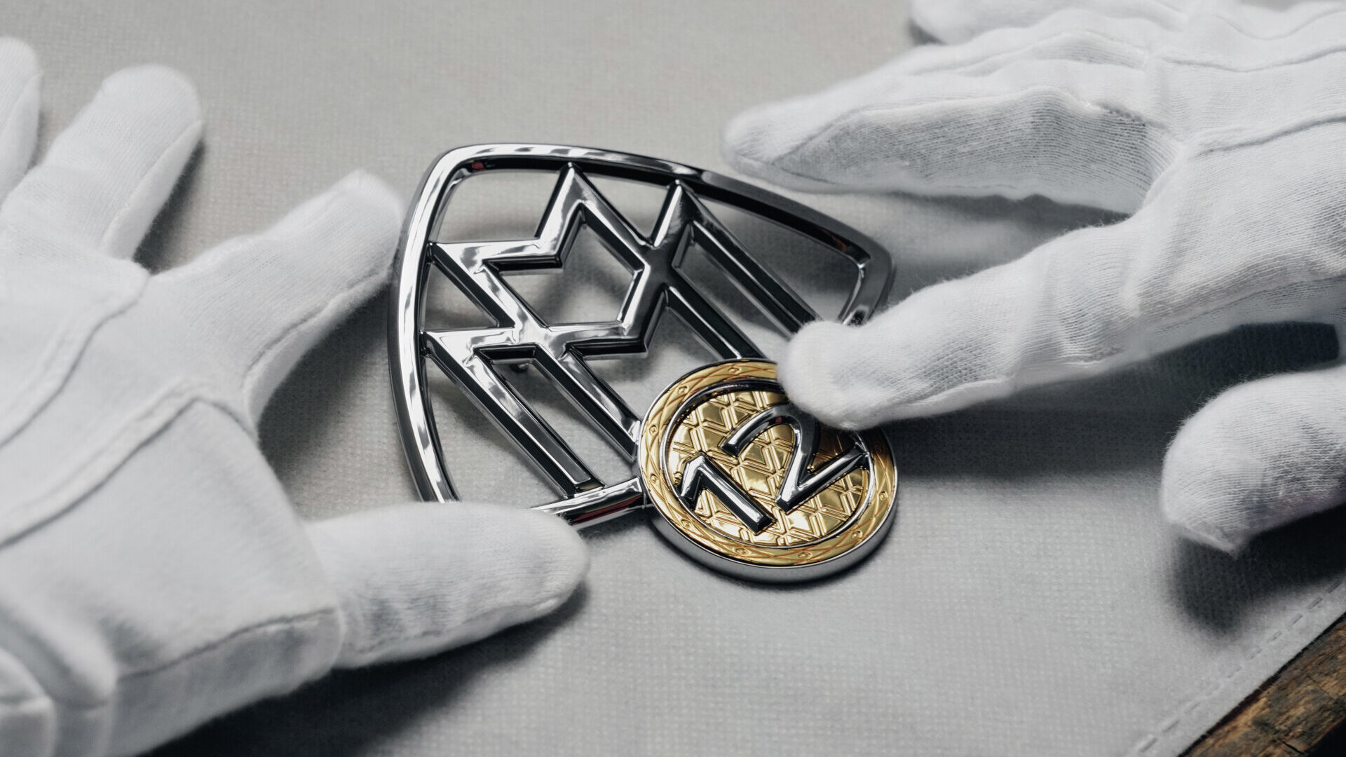 Die Mercedes Maybach V12 Edition. Tradition trifft auf Design und Handwerkskunst The Mercedes Maybach V12 Edition where legacy meets design and craftsmanship