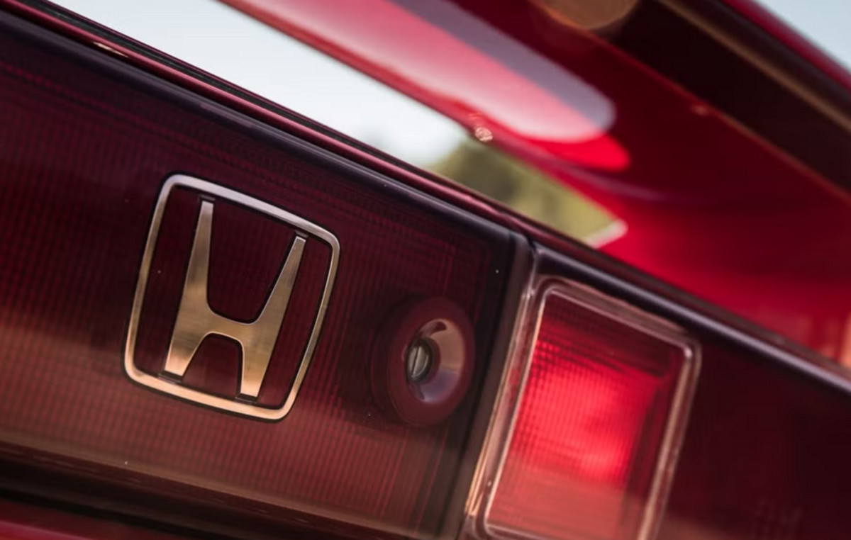 Το NSX έρχεται με ιαπωνική μηχανική με ιταλική φινέτσα