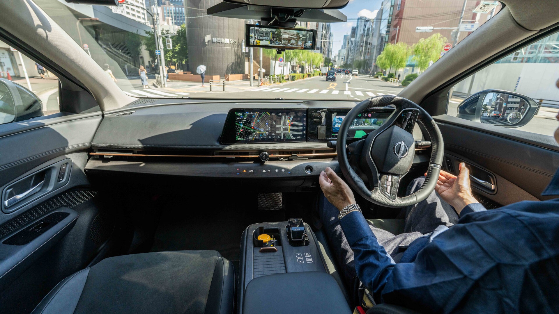 Nissan Ariya ProPILOT (4) Nissan Ariya ProPILOT (4)