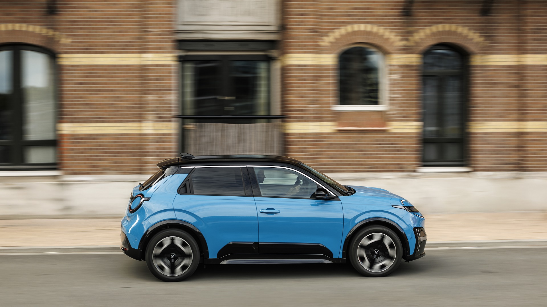 Nissan Micra 2025 blue first drive (15)