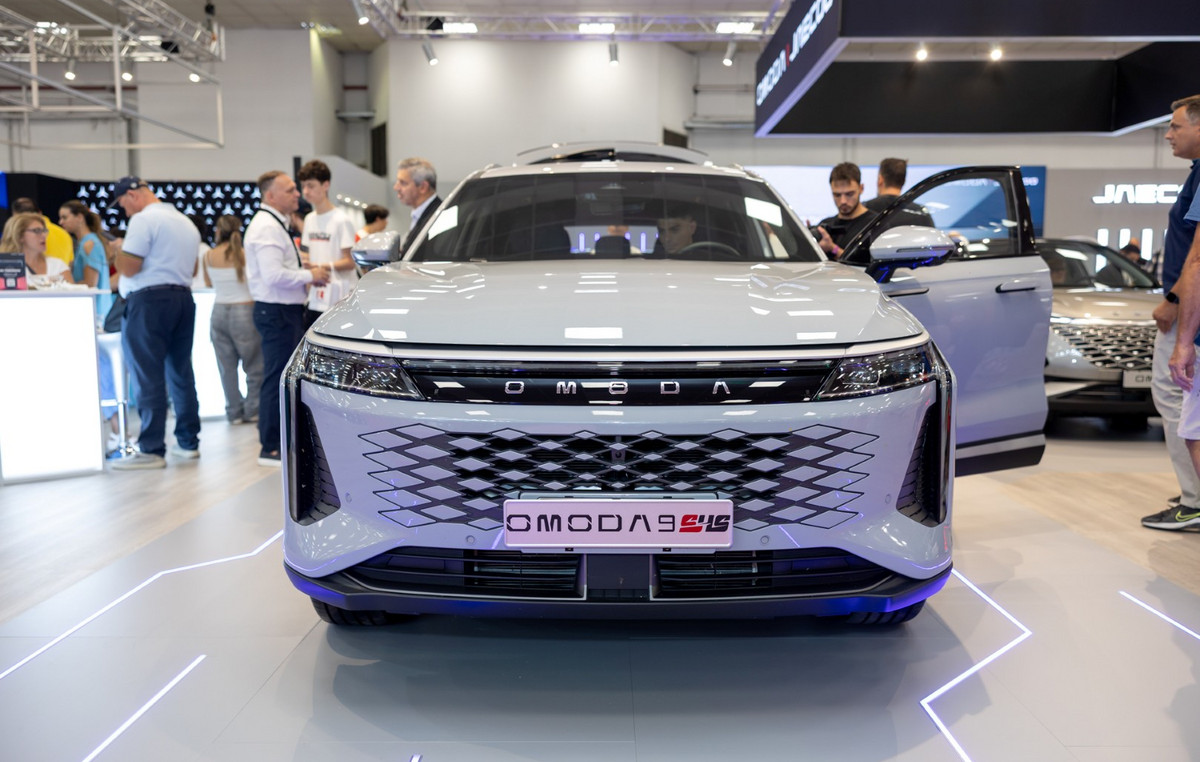 Το νέο Omoda 9 SHS μας συστήθηκε στη Θεσσαλονίκη