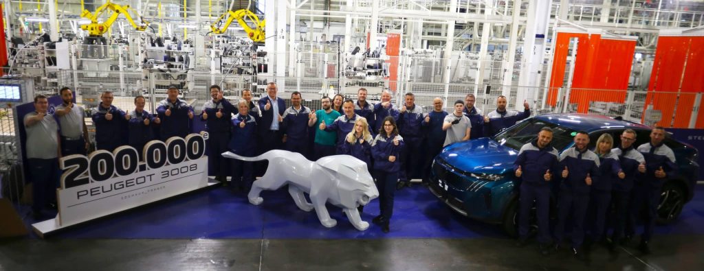 Το Peugeot 3008 γιορτάζει τα 200.000 αυτοκίνητα και συνεχίζει ακάθεκτο - Cars Electric