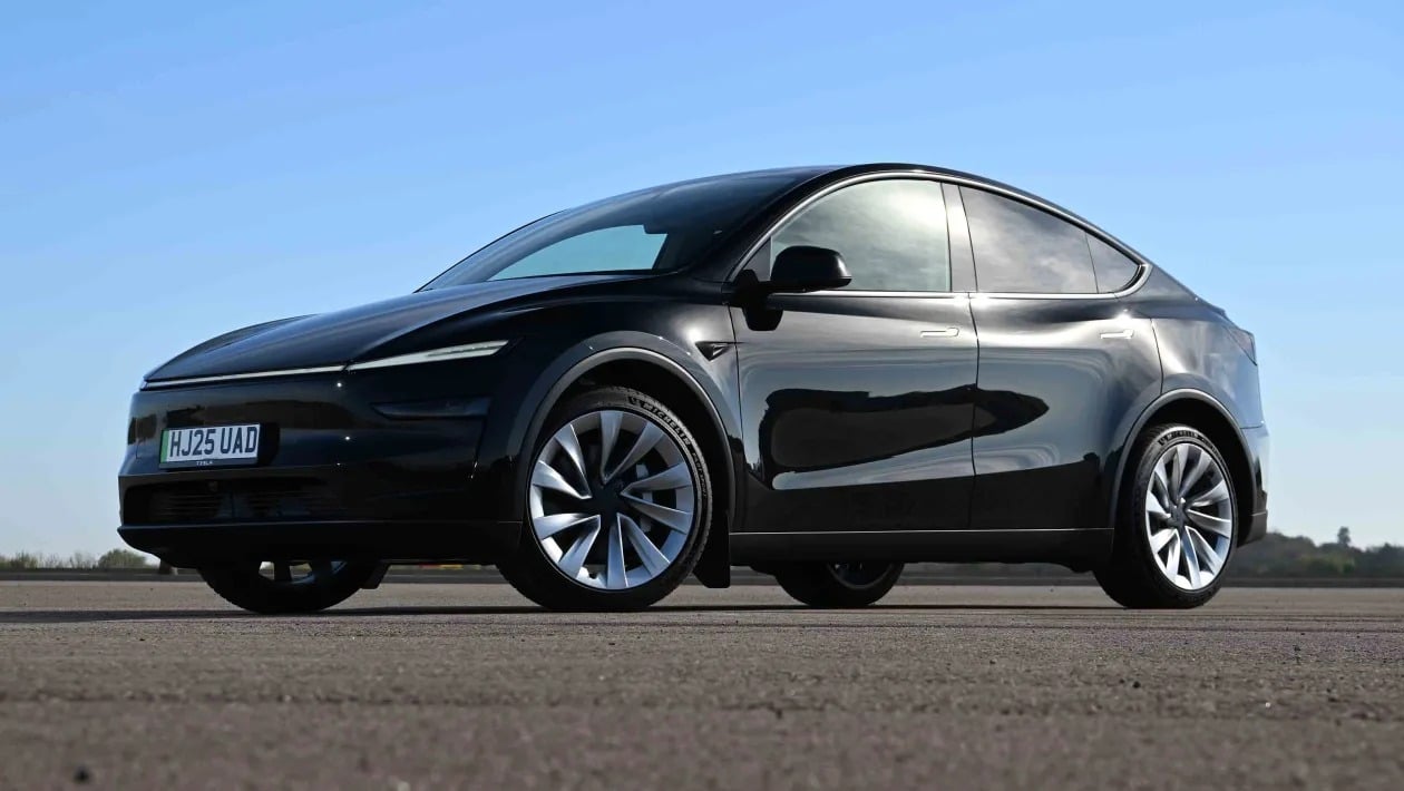 Οδηγώντας το νέο Tesla Model Y: Το απόλυτο ηλεκτρικό SUV που «κλέβει» τις εντυπώσεις