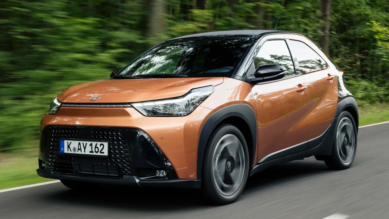 Οδηγώντας το νέο Toyota Aygo X Hybrid: Το μικρό που «σκέφτεται»… σαν μεγάλο!