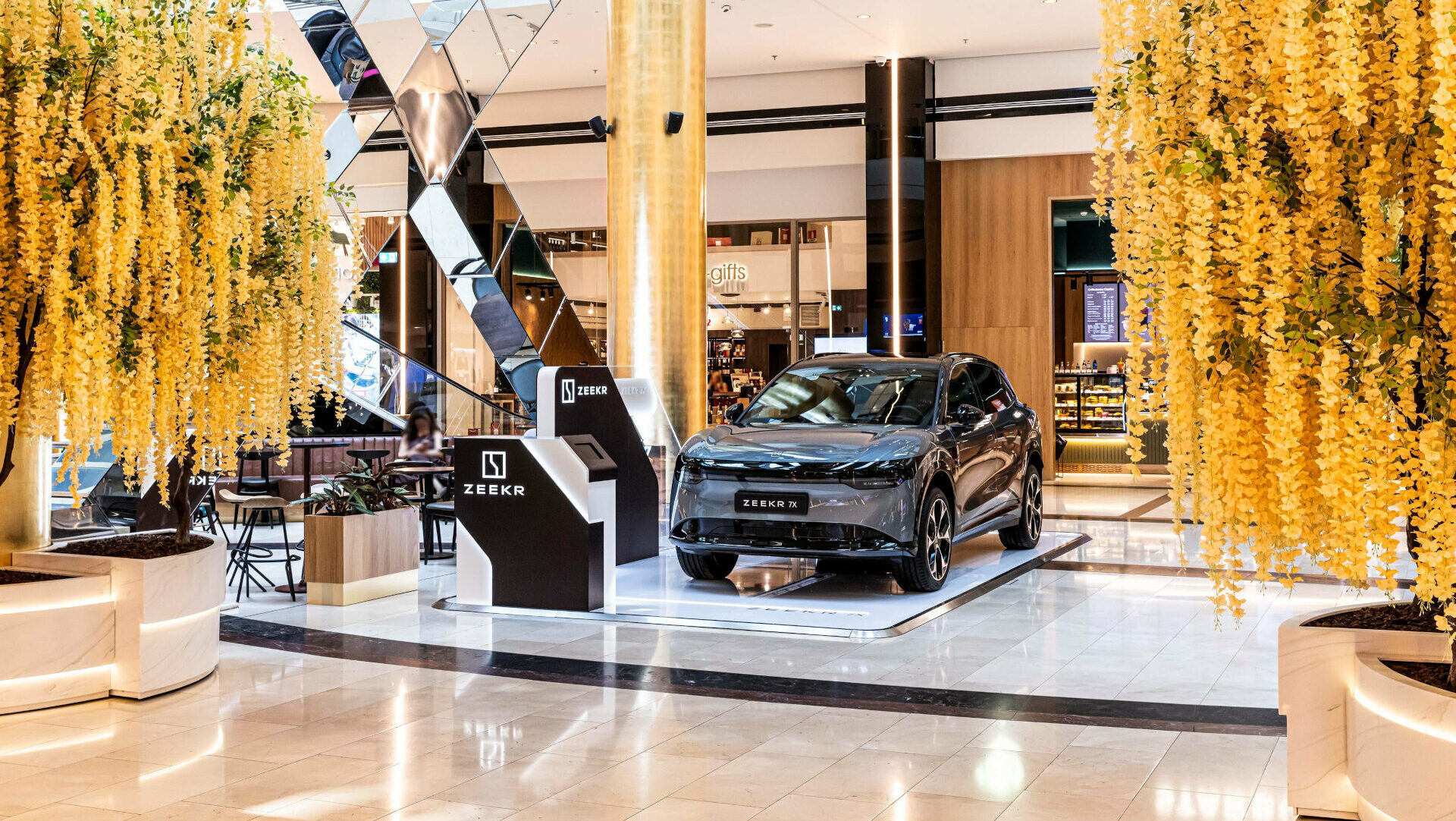 Zeekr 7X Golden Hall (2) Zeekr 7X Golden Hall (2)