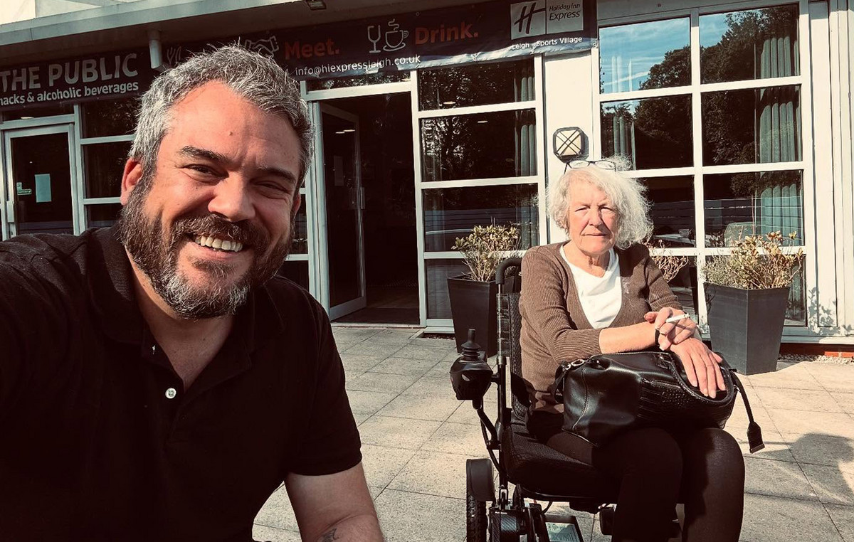 Πυγμαλίωνας Δαδακαρίδης: Έφυγε από τη ζωή η μητέρα του – Το συγκινητικό αντίο του ηθοποιού