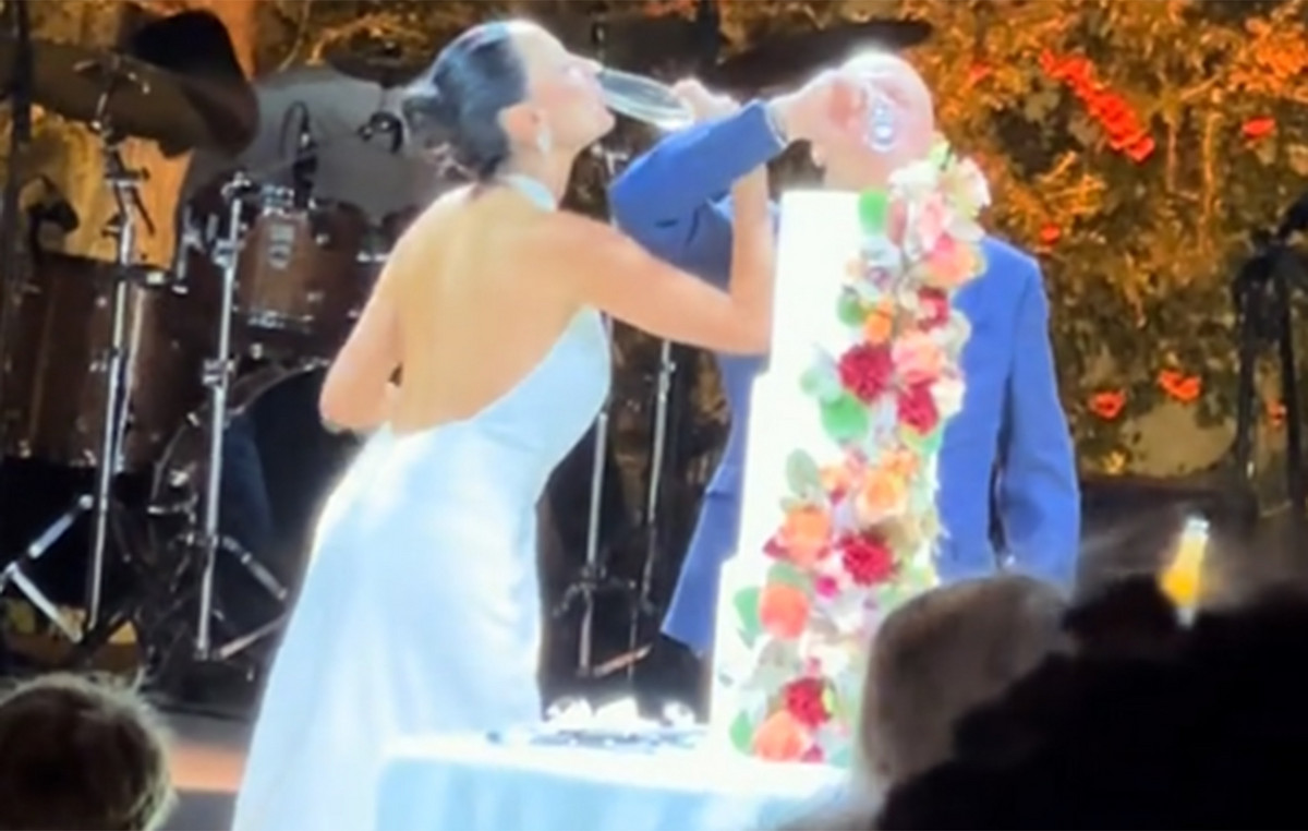 Παύλος Βαρδινογιάννης και Κατερίνα Μπιρμπίλη: H πρόποση του ζευγαριού στη δεξίωση του γάμου τους