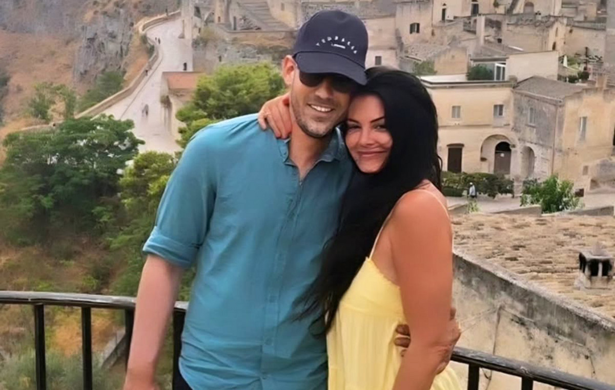 Η Μαρία Κορινθίου για τη νέα της σχέση: «Είναι αρσενικό – Με γοήτευσε η αυθεντικότητα και η κτητικότητά του»