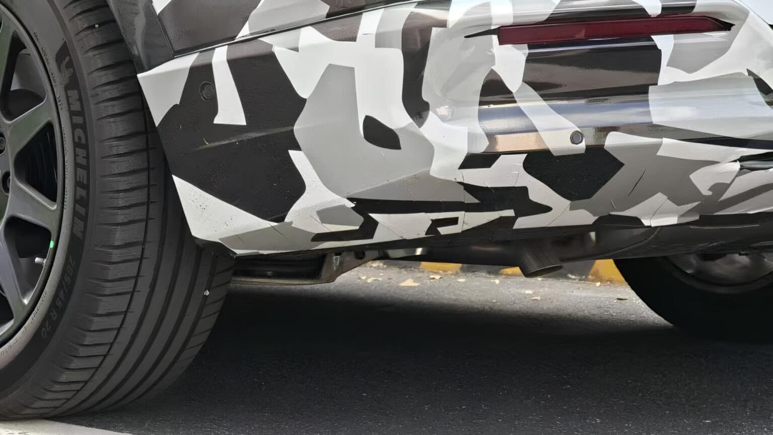 «Έσκασε μύτη» στη Κίνα το νέο PHEV Lotus Eletre με αυτονομία 1.100 χλμ