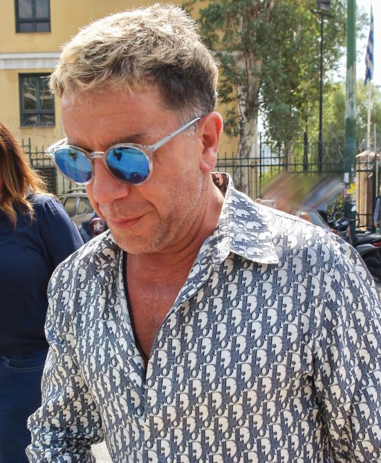 Στην Ευελπίδων ο Γιώργος Μαζωνάκης, κατέθεσε μήνυση κατά της οικογένειάς του – Η αποκάλυψη για κοριό στο σπίτι του