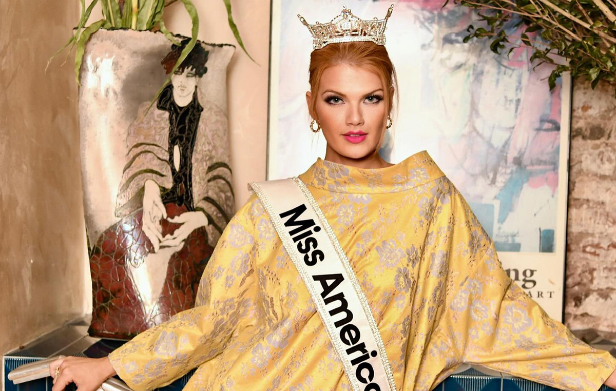 Η Miss America απαντά στα καυστικά σχόλια για το μακιγιάζ της: «Δεν αφήνω την αρνητικότητα να επισκιάσει τη νίκη μου»