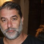 Στην Ευελπίδων ο Βασίλης Μπισμπίκης – Το κρητικό γλέντι, οι φθορές σε 10 οχήματα, η συνέντευξη μετά το ατύχημα και η σύλληψη