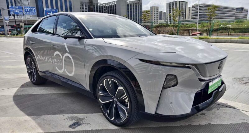 Οδηγώντας το Mazda EZ-60: Ένα SUV-ορόσημο!