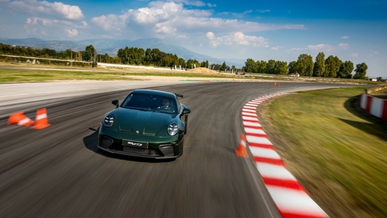 Οδηγούμε στην πίστα των Σερρών τις Porsche 911 GT3, 911 GTS και Taycan Turbo S