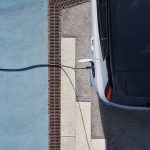 Η Volvo Cars λανσάρει πρωτοβουλία δωρεάν οικιακής φόρτισης