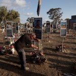 Γάζα: Ταυτοποιήθηκαν οι σοροί των δύο ομήρων που παρέδωσε η Χαμάς