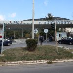Σε κρίσιμη κατάσταση 18χρονη που έπεσε από μπαλκόνι στην Θεσσαλονίκη