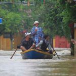 Φονικές πλημμύρες στο Βιετνάμ: Τουλάχιστον 13 νεκροί και 11 αγνοούμενοι
