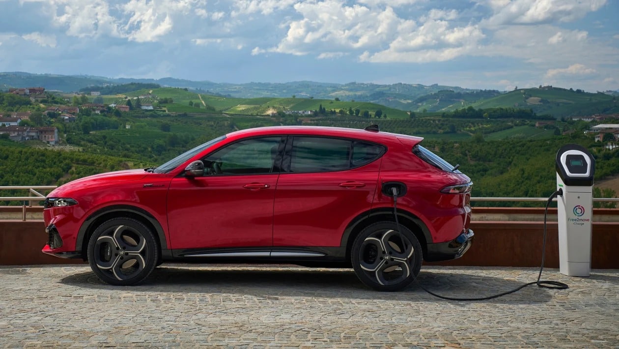 Alfa Romeo Tonale 2025: Το ιταλικό SUV που επιστρέφει πιο σαγηνευτικό, πιο δυναμικό και πιο Alfa από ποτέ!
