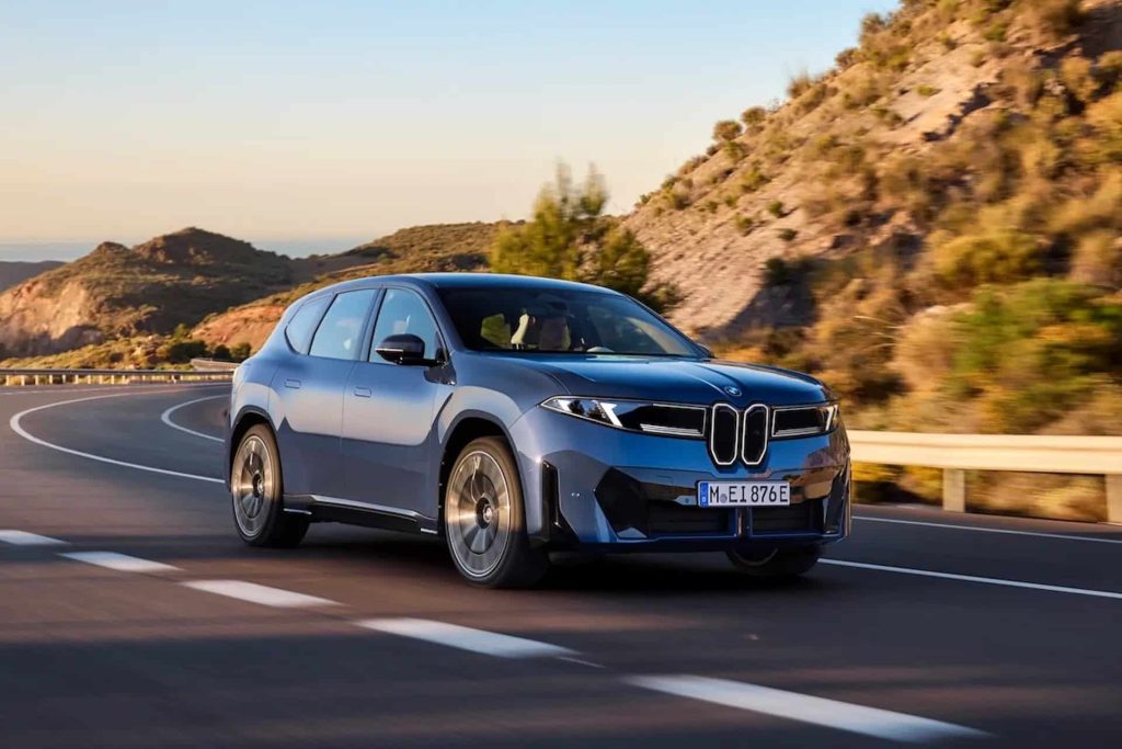 Ισχυρή είσοδος της BMW στη Neue Klasse με το iX3