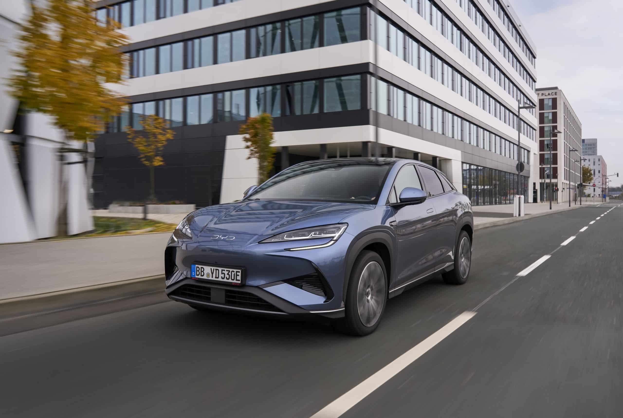 BYD vs Tesla: Ο παλιός βασιλιάς πέθανε, ζήτω ο νέος βασιλιάς