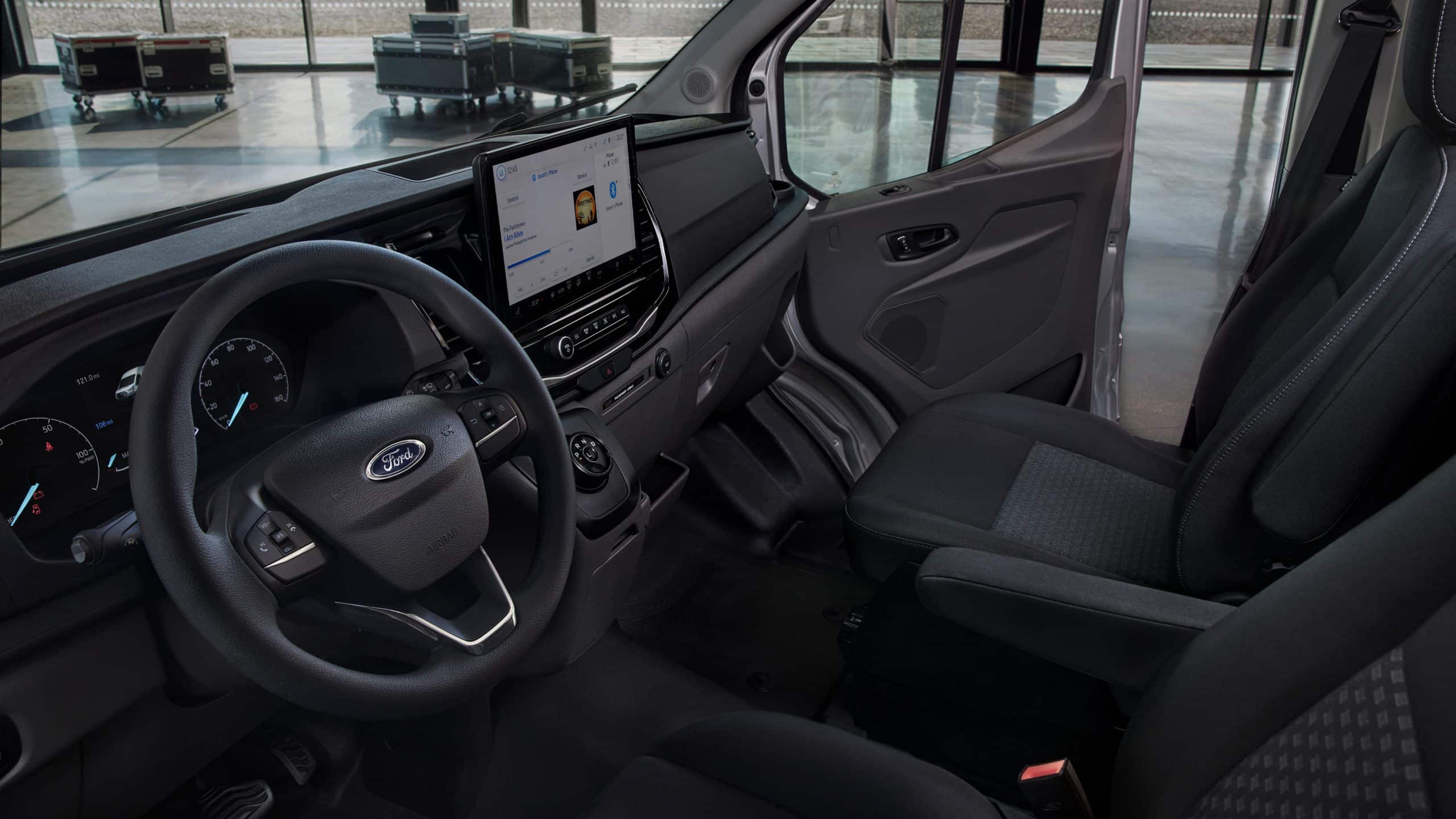Το αμιγώς ηλεκτρικό E-Transit της Ford Pro ετοιμοπαράδοτο στις εκθέσεις Ford στην Ελλάδα 