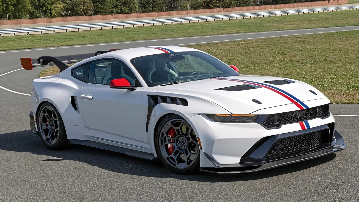 Ford Mustang GTD: Ρίχνει το γάντι στην Porsche 911 GT3 RS