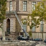 Ληστεία στο Λούβρο: Συνελήφθησαν δύο ύποπτοι – Δυσαρεστημένη η εισαγγελέας του Παρισιού για τη διαρροή της πληροφορίας