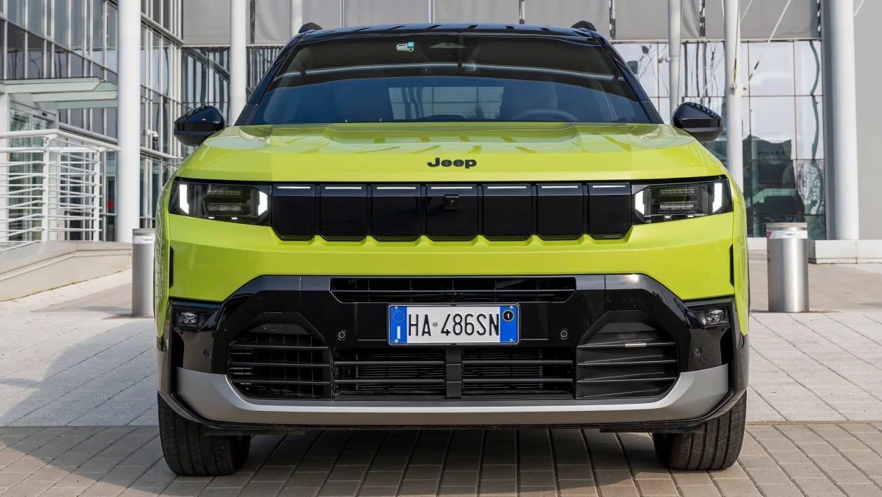 Νέο Jeep Compass e-Hybrid 2025 - Το SUV που συνδυάζει στυλ, τεχνολογία και περιπέτεια