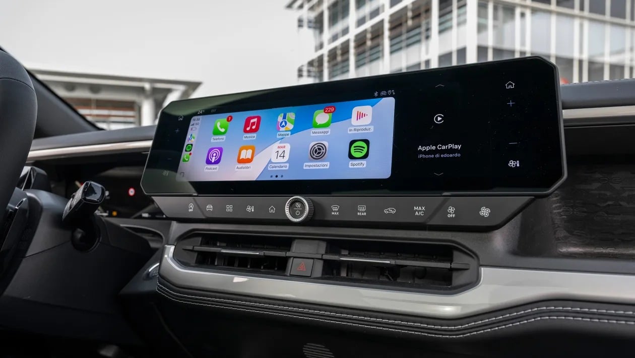 Νέο Jeep Compass e-Hybrid 2025 - Το SUV που συνδυάζει στυλ, τεχνολογία και περιπέτεια