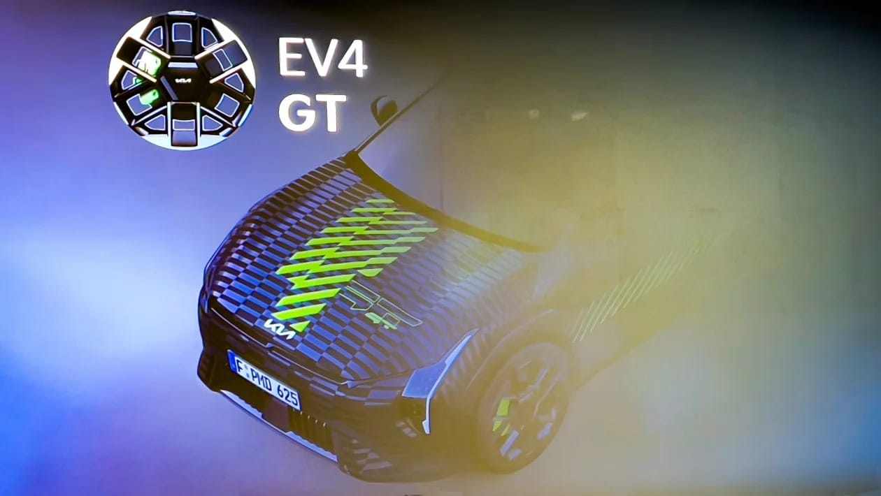 Νέο Kia EV4 GT: Το ηλεκτρικό «όπλο» που απειλεί το Golf R με 400 PS και τετρακίνηση!