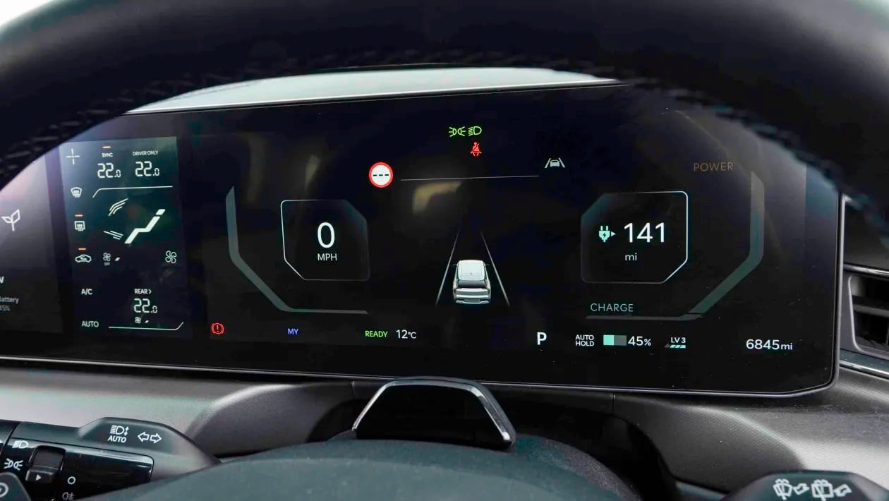 Το Kia EV9 είναι ό,τι πιο κοντά σε «ηλεκτρικό θηρίο» έχουμε δει και το αποδεικνύει!