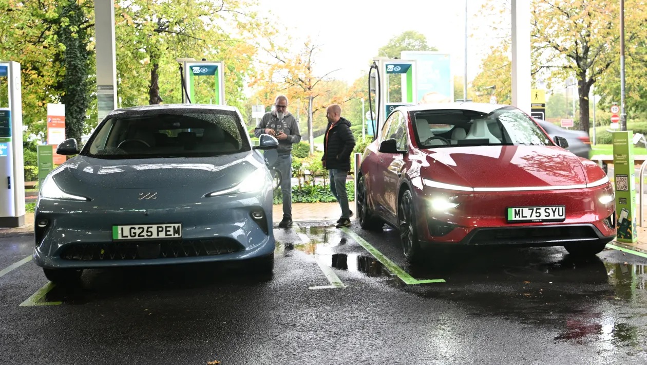esla Model Y vs MG IM6 : Ποιο ηλεκτρικό SUV κερδίζει;