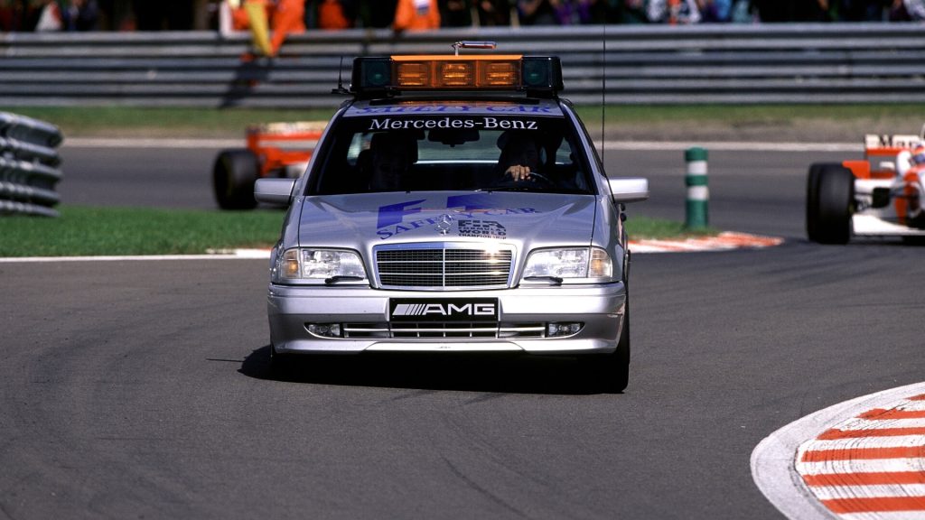 F1: Η Mercedes-AMG γιορτάζει 500 συμμετοχές ως το επίσημο αυτοκίνητο ασφαλείας - motorone.gr