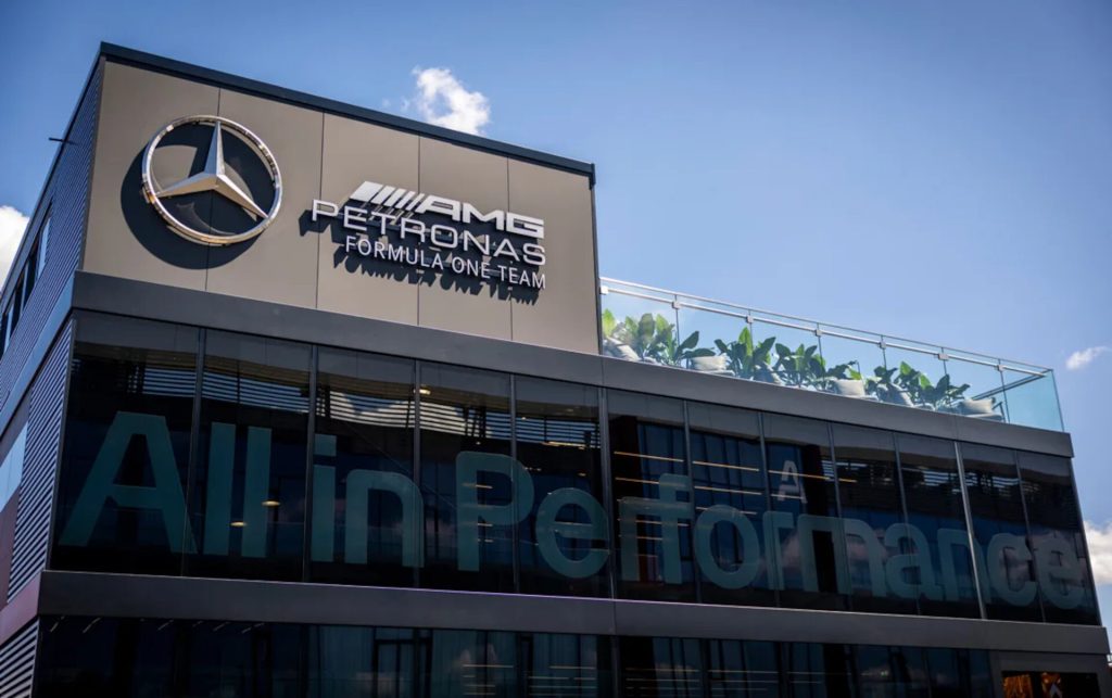 Mercedes Benz Biofuels in F1 logistics (2)