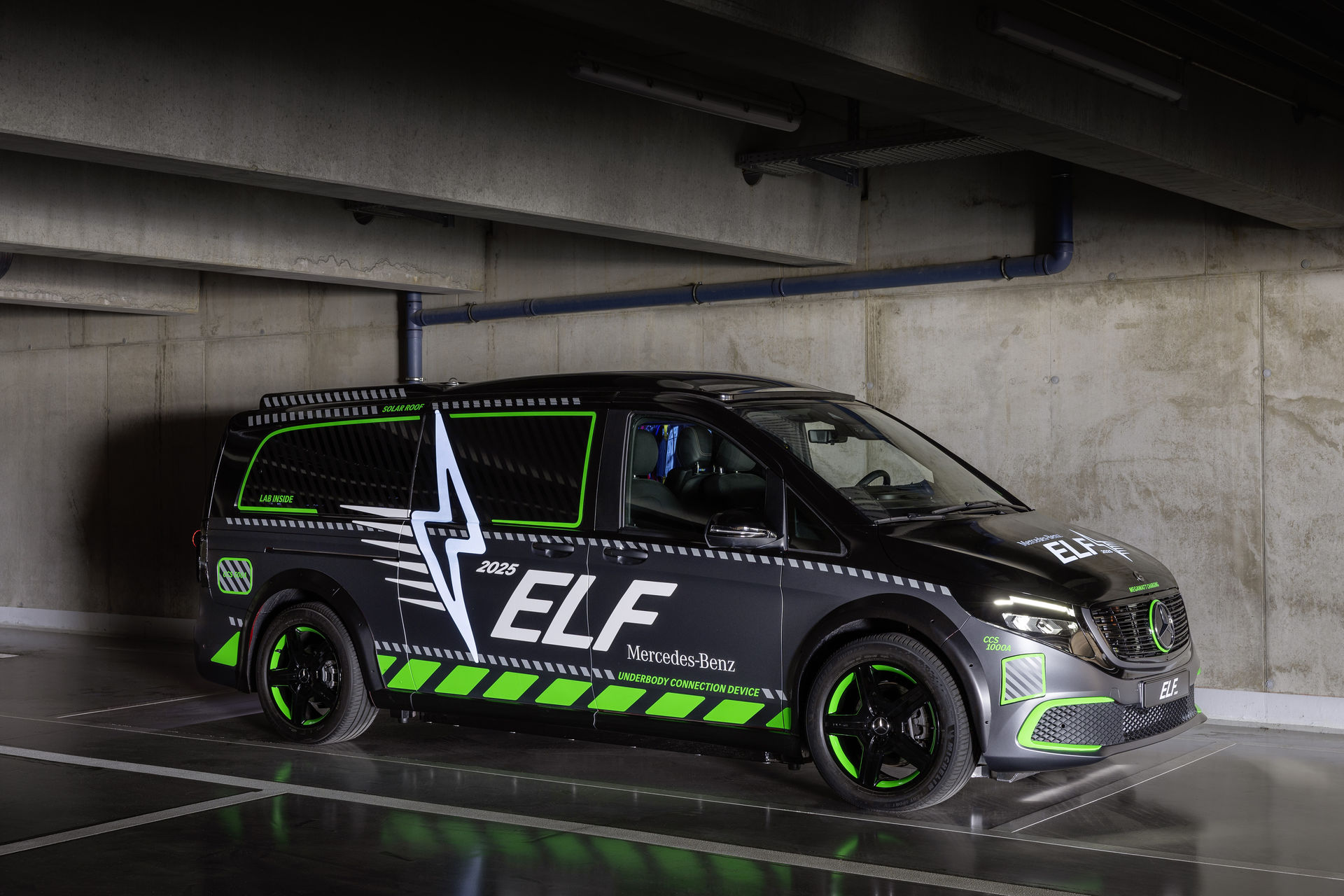 Mercedes Benz ELF: Laden von Elektrofahrzeugen neu gedacht Mercedes Benz ELF: a novel approach to charging electric vehicles Mercedes Benz ELF: Laden von Elektrofahrzeugen neu gedacht Mercedes Benz ELF: a novel approach to charging electric vehicles
