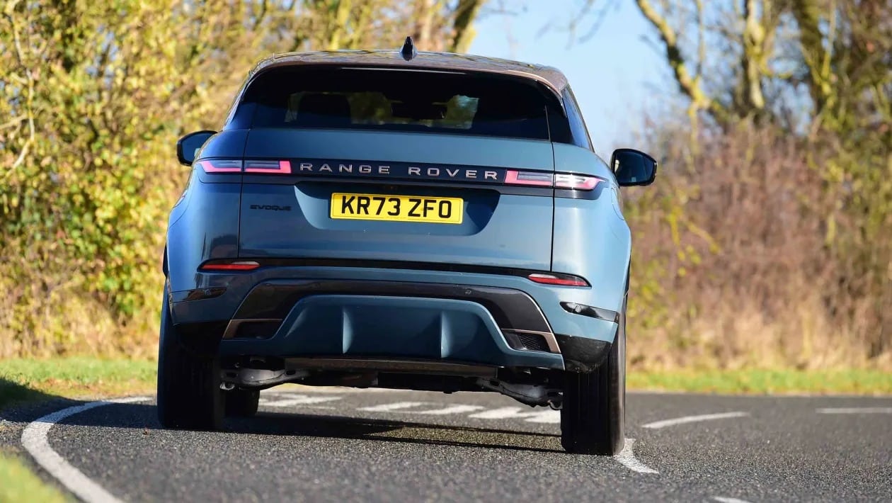 Range Rover Evoque P300e: Το μικρό Range Rover που κάνει τα μεγάλα να ζηλεύουν!