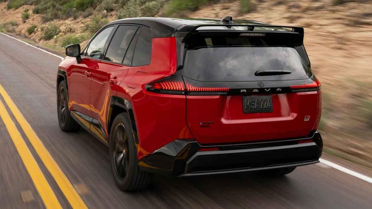 RAV4 GR Sport 2026 - Όταν ο ηλεκτρισμός συναντά την αδρεναλίνη!