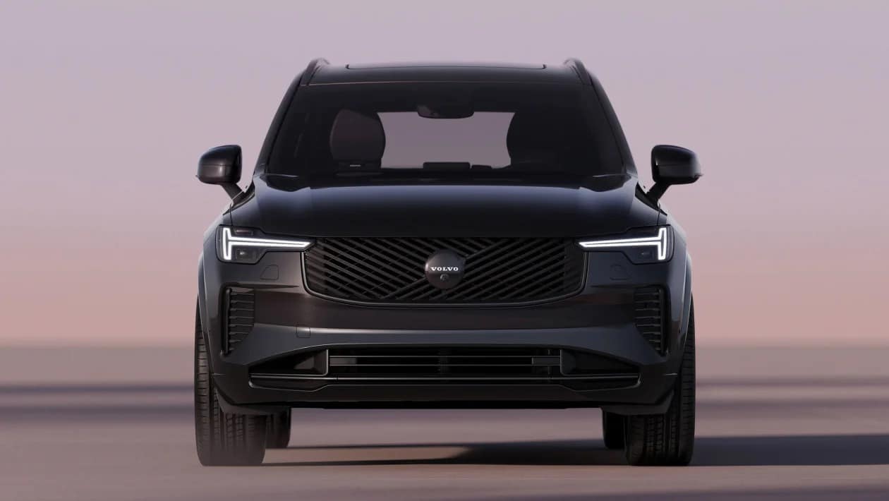 Volvo XC90 Black Edition: Η υβριδική SUV ναυαρχίδα της Volvo... σκουραίνει!