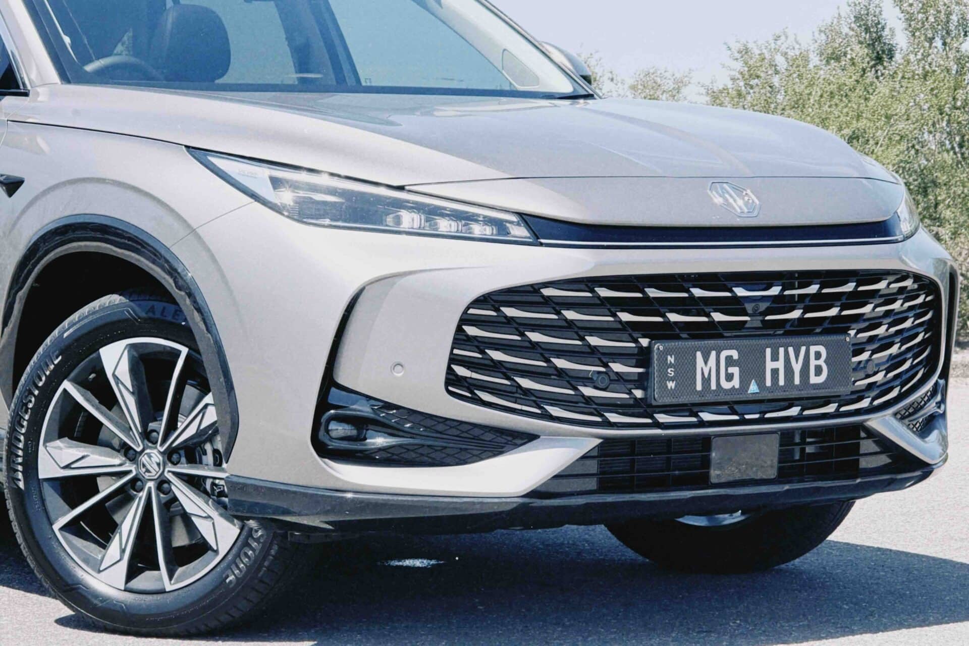 MG HS Hybrid+ 2026: Το SUV που καίει σαν μοτοποδήλατο και οδηγεί σαν Premium!