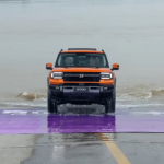 Το Jetour Zonghing G700 της Chery γίνεται το πρώτο SUV που διασχίζει ποταμό πλάτους 1,5 χιλιομέτρου